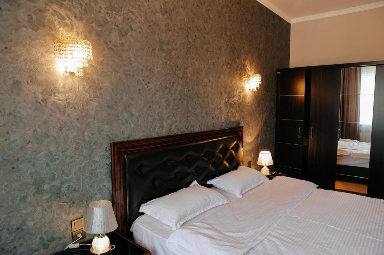 Grand Hotel Bişkek Dış mekan fotoğraf