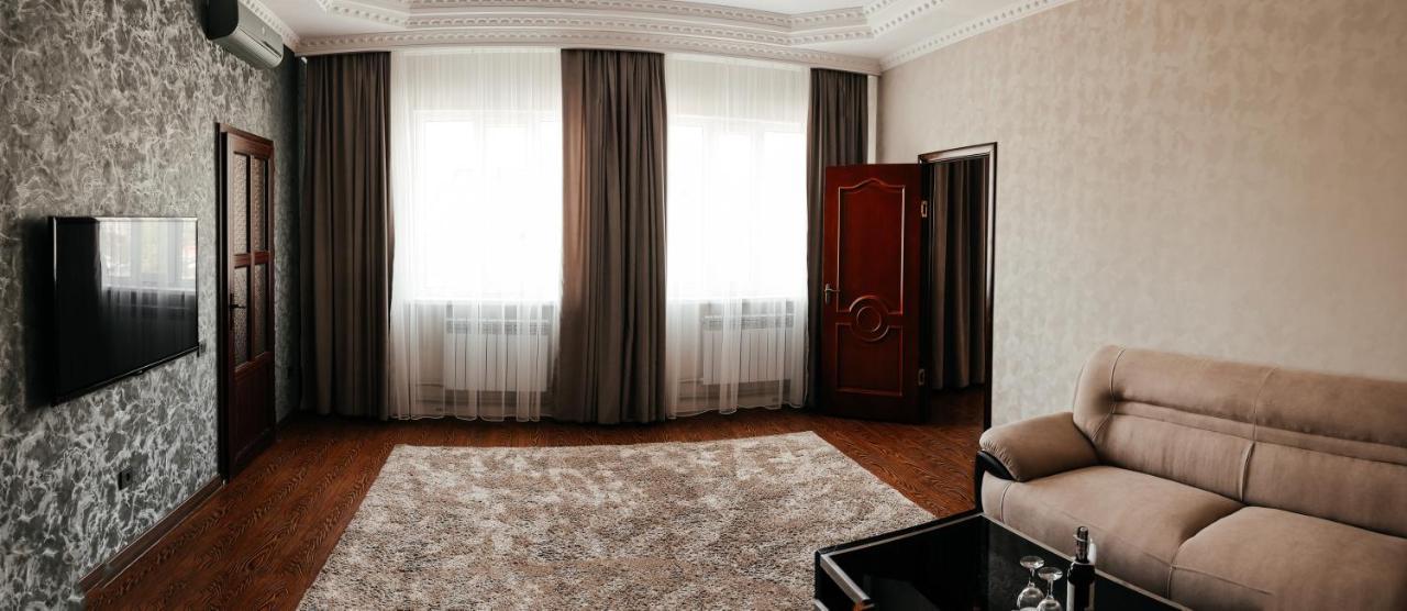 Grand Hotel Bişkek Dış mekan fotoğraf