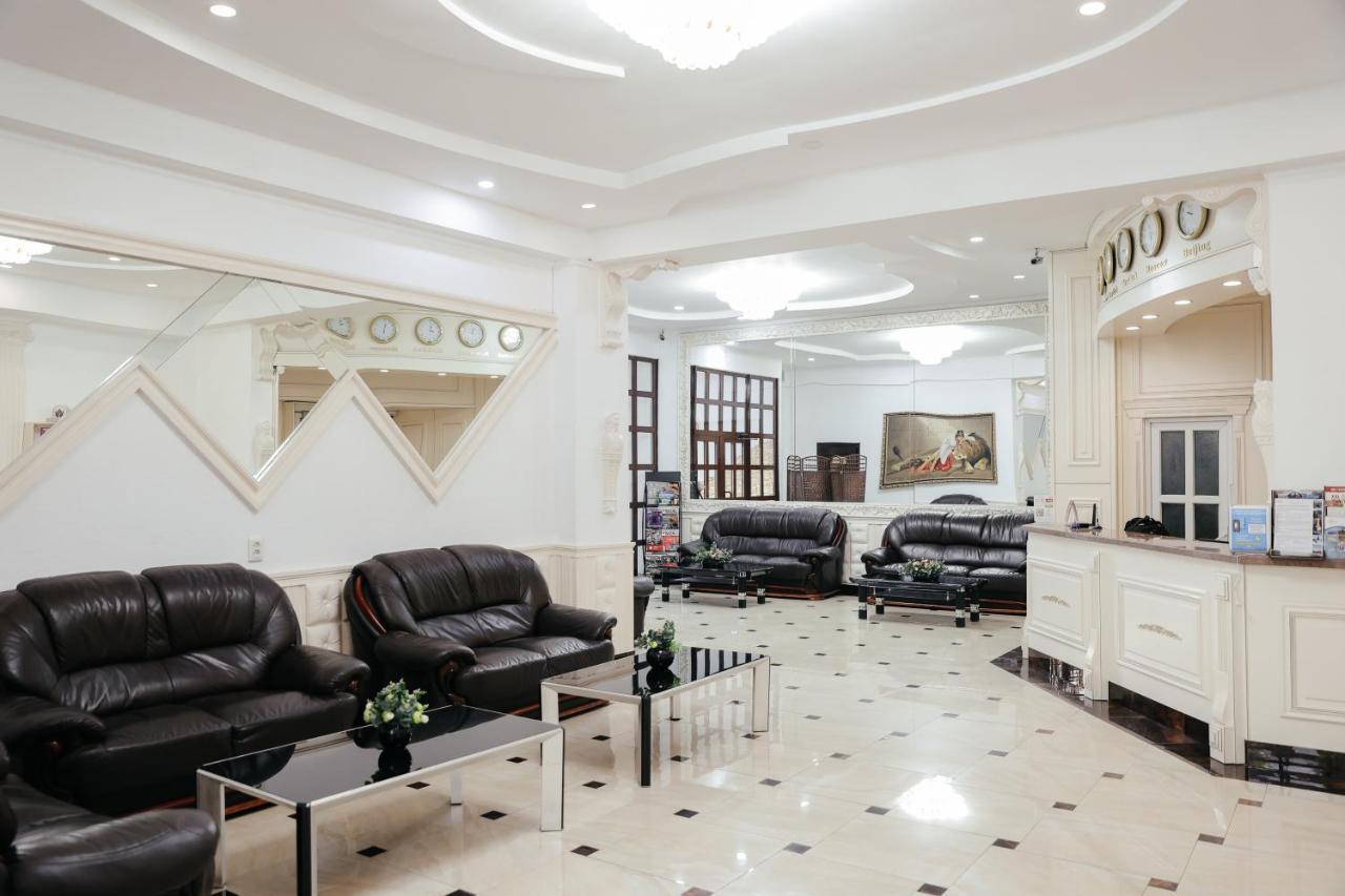 Grand Hotel Bişkek Dış mekan fotoğraf