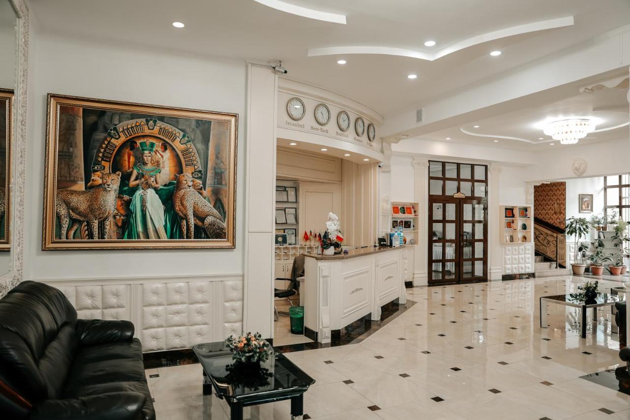 Grand Hotel Bişkek Dış mekan fotoğraf