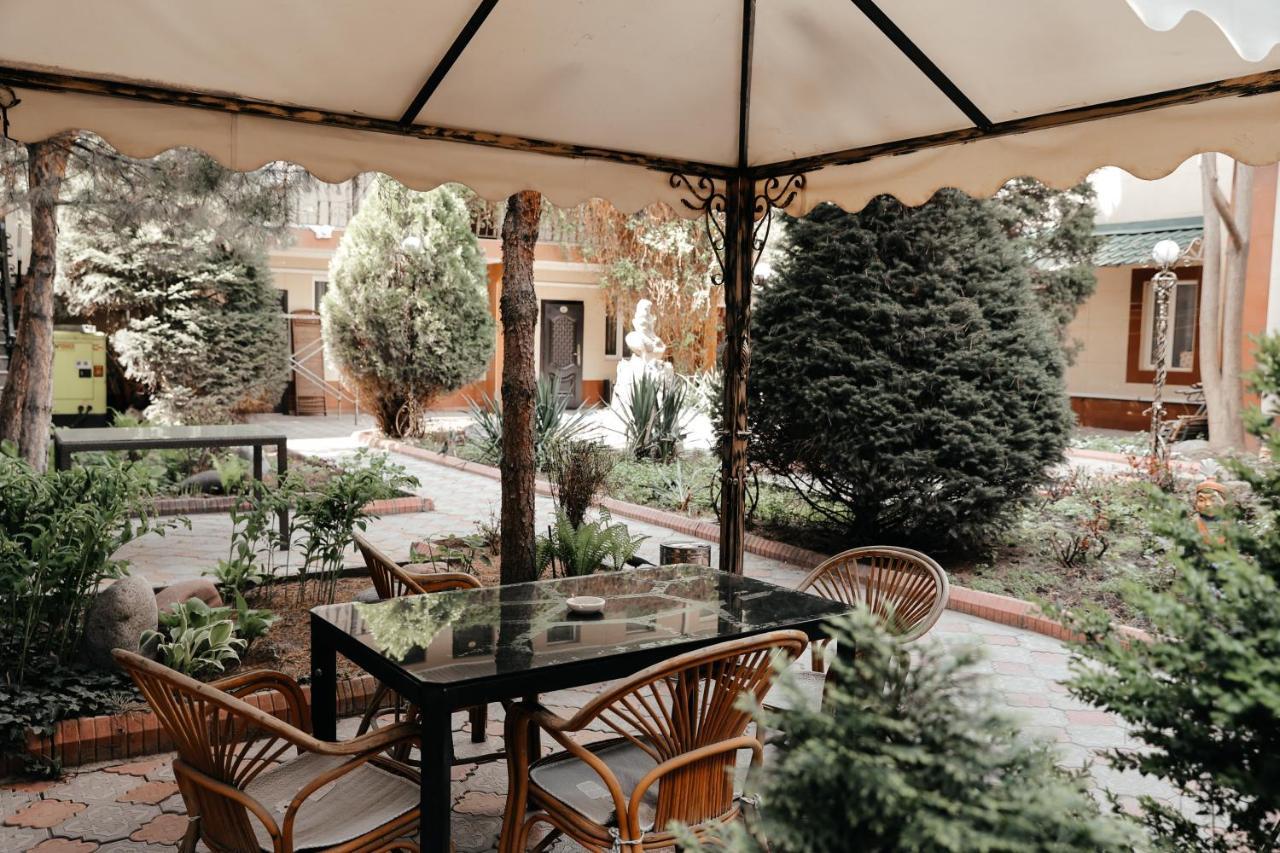 Grand Hotel Bişkek Dış mekan fotoğraf