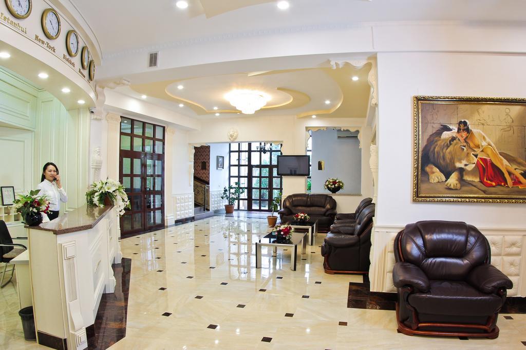 Grand Hotel Bişkek Dış mekan fotoğraf